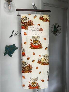 NEW Pumpkin Patch Fall Highland Cow Throw Blanket 50”x70” Harvest Pumpkin Scarf